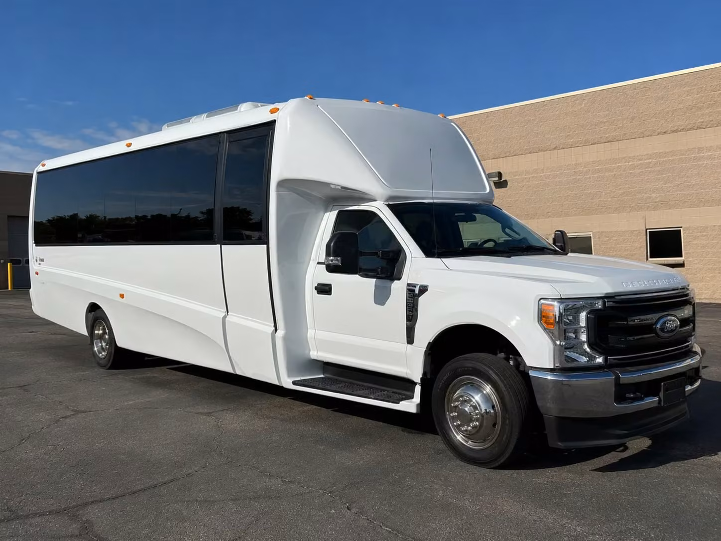 15 passenger minibus